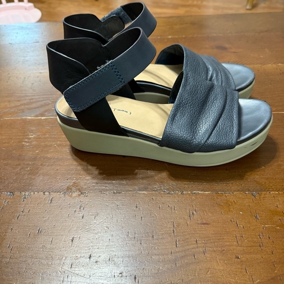 Naked Feet Black and Blue Platform Sandals with Adjustable Straps women’s 10M - Picture 2 of 12